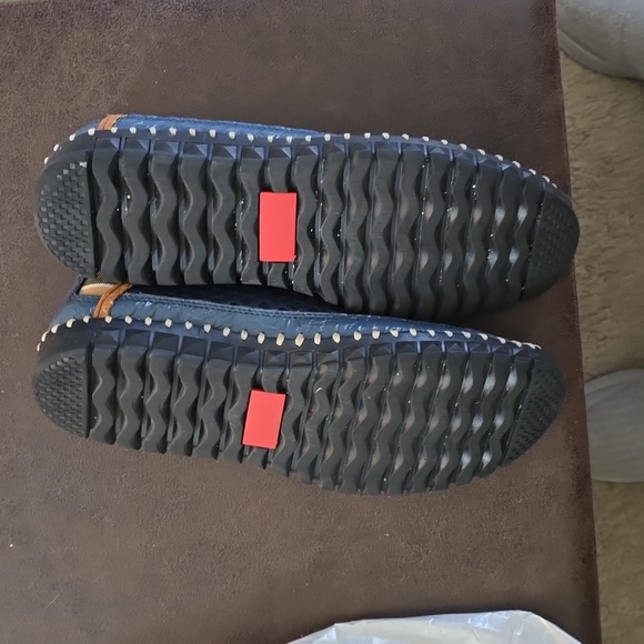 Water Shoes - Picture 2 of 3